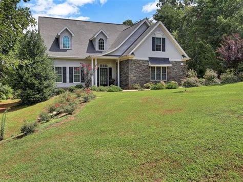 The Zestimate for this house is $392,100, which has decreased by $11,600 in the last 30 days. . Zillow oconee sc